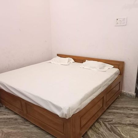 Vaibhav Sadan Dharmsala Hotel Ayodhya Eksteriør billede