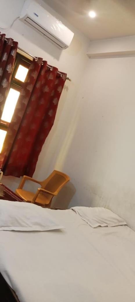 Vaibhav Sadan Dharmsala Hotel Ayodhya Eksteriør billede
