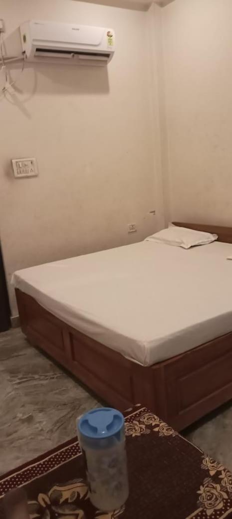 Vaibhav Sadan Dharmsala Hotel Ayodhya Eksteriør billede